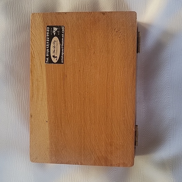 Artel La Paz Wooden Box with Mother of Pearl Inlaid Bird Design - Picture 6 of 11